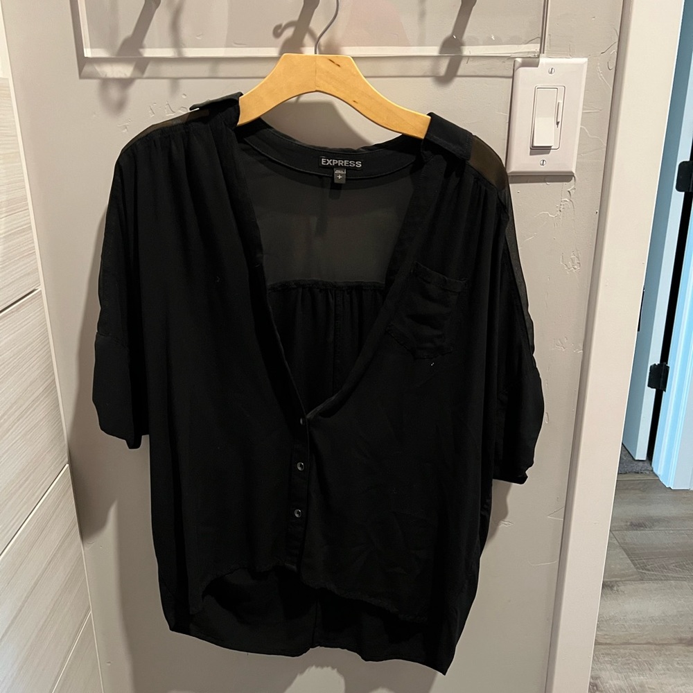 Express top in size Small